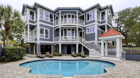 Kingfisher 8. a large gray house