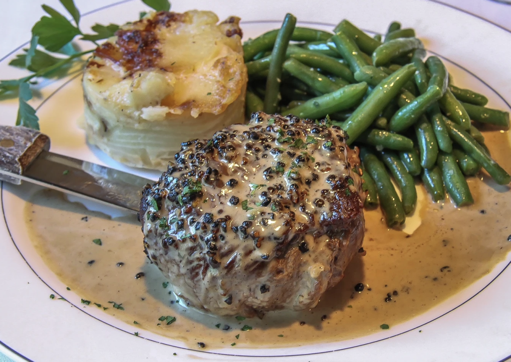 Crane's Tavern Serves Steaks on Hilton Head