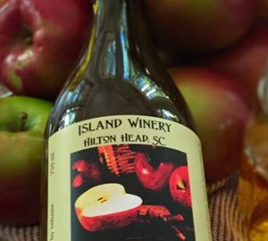 As American as Apple Wine? apple wine bottle with apples