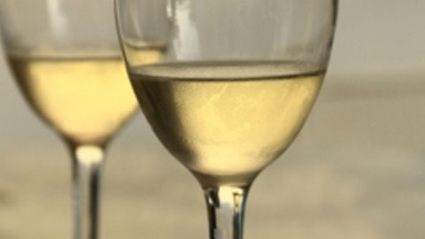The Perfect Wine Temperature two glasses of wine